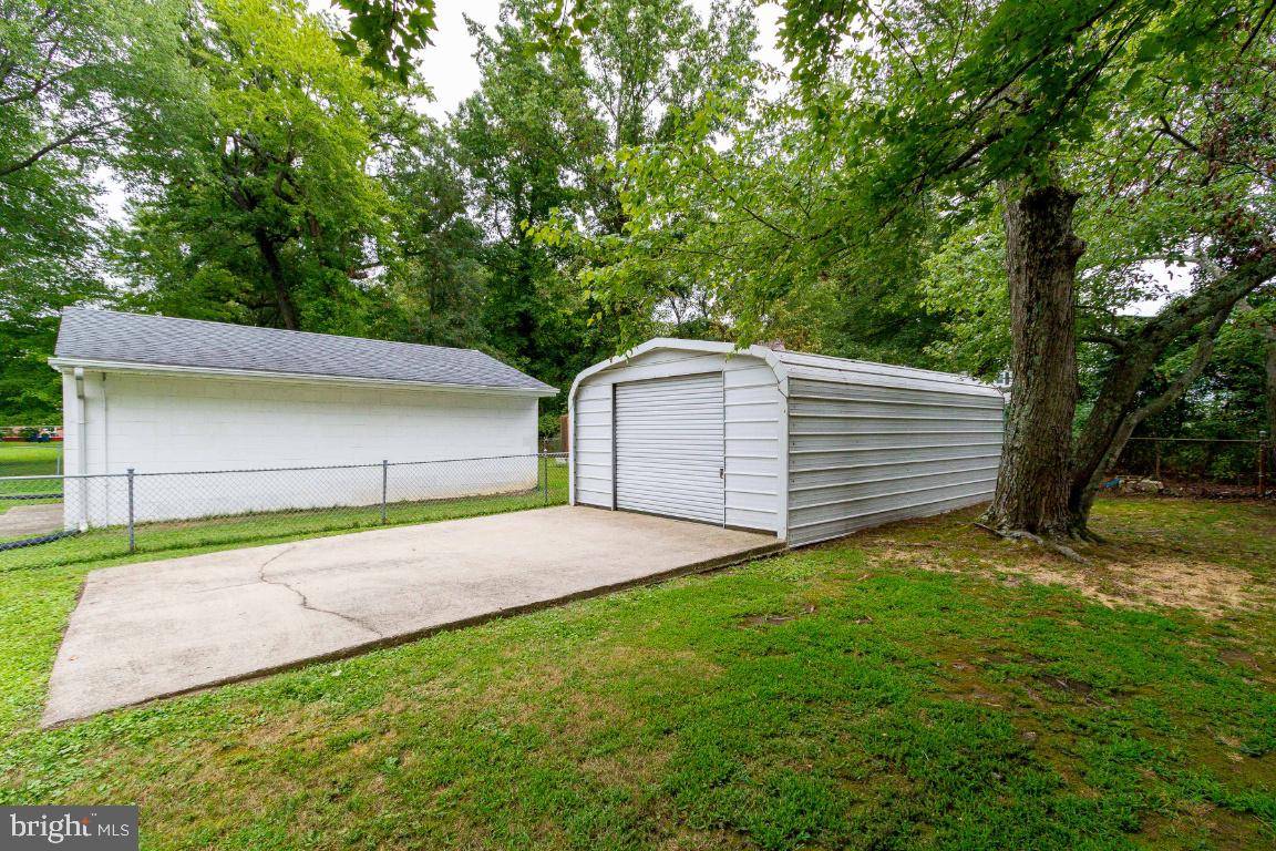 6301 Woodland Road Morningside, MD 20746 - Photo 32 of 32 Garage