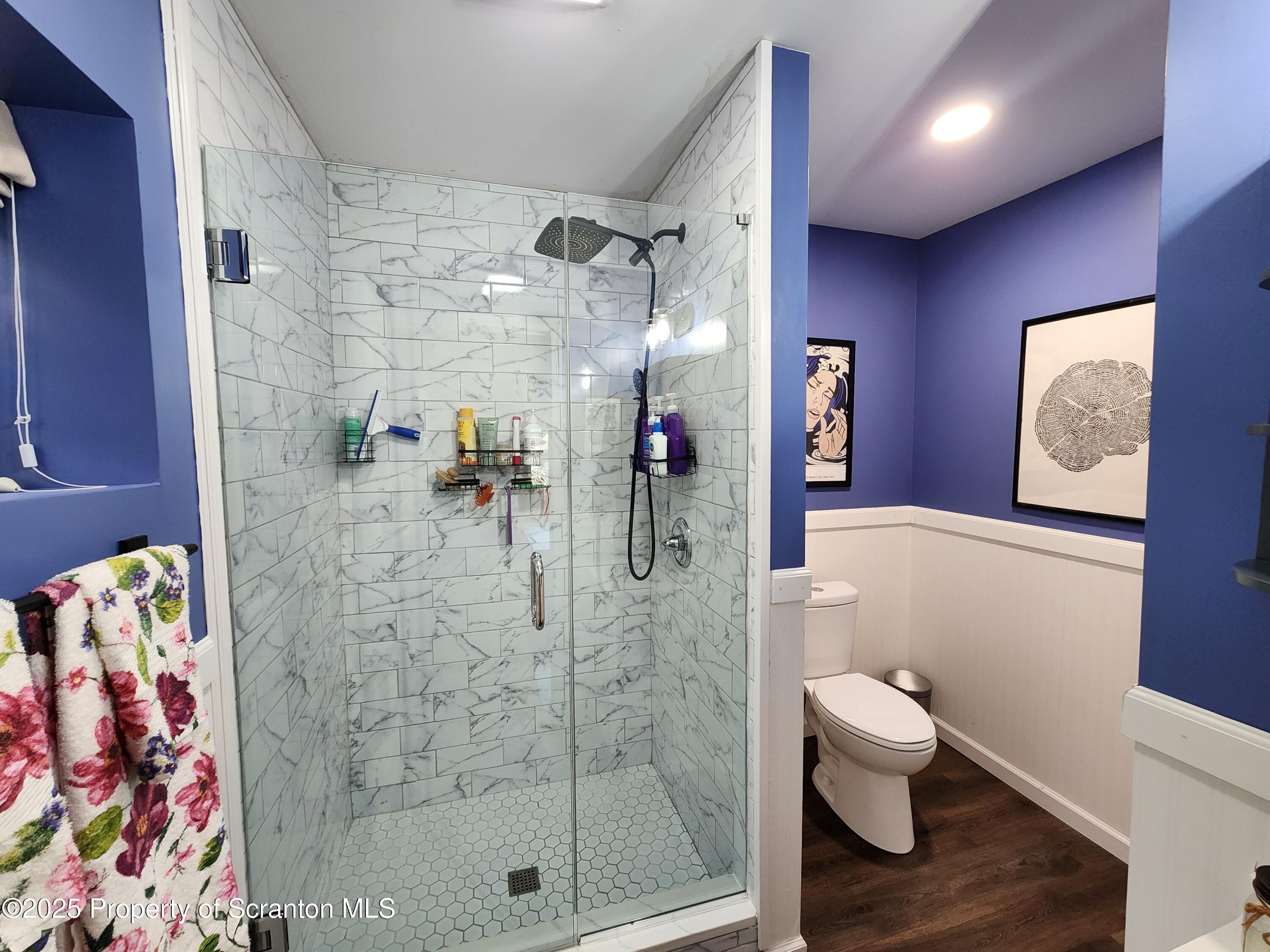 239 Maple Street Shavertown, PA 18708 - Photo 14 of 28 Full Bathroom