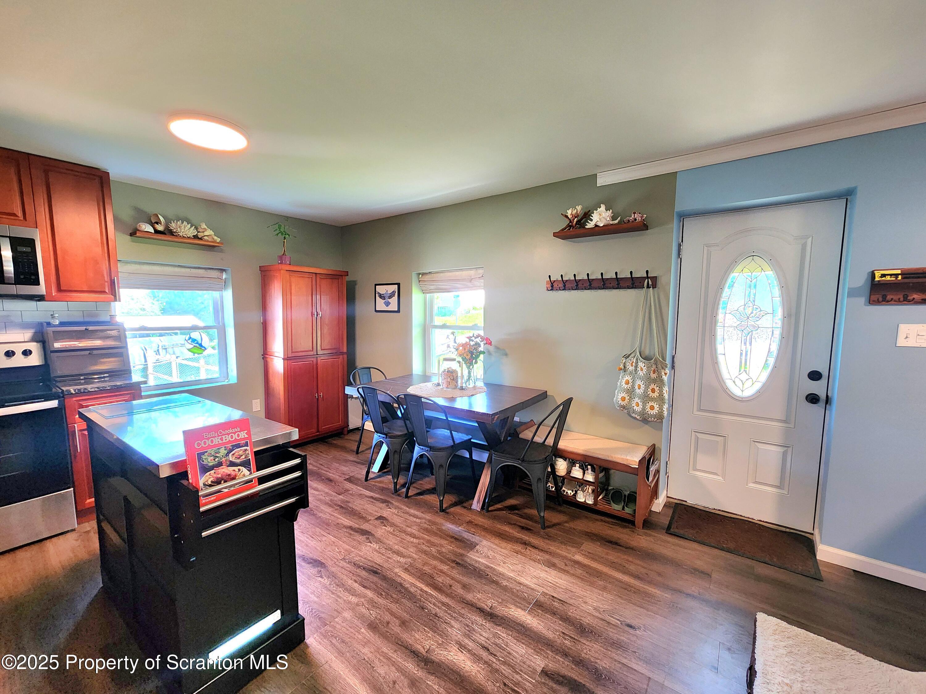 239 Maple Street Shavertown, PA 18708 - Photo 5 of 28 Dining Room