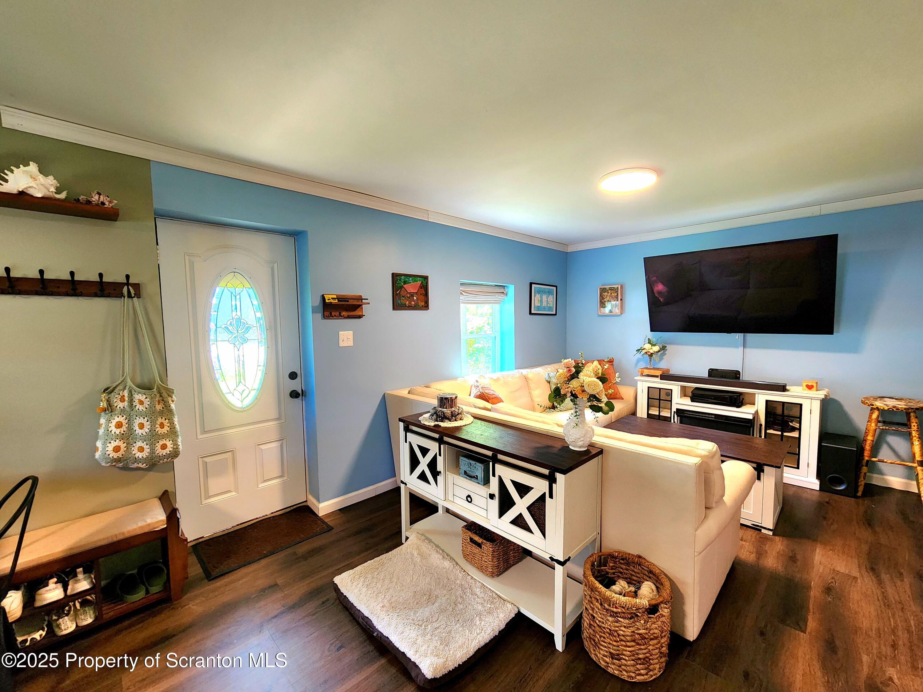 239 Maple Street Shavertown, PA 18708 - Photo 7 of 28 Living Room