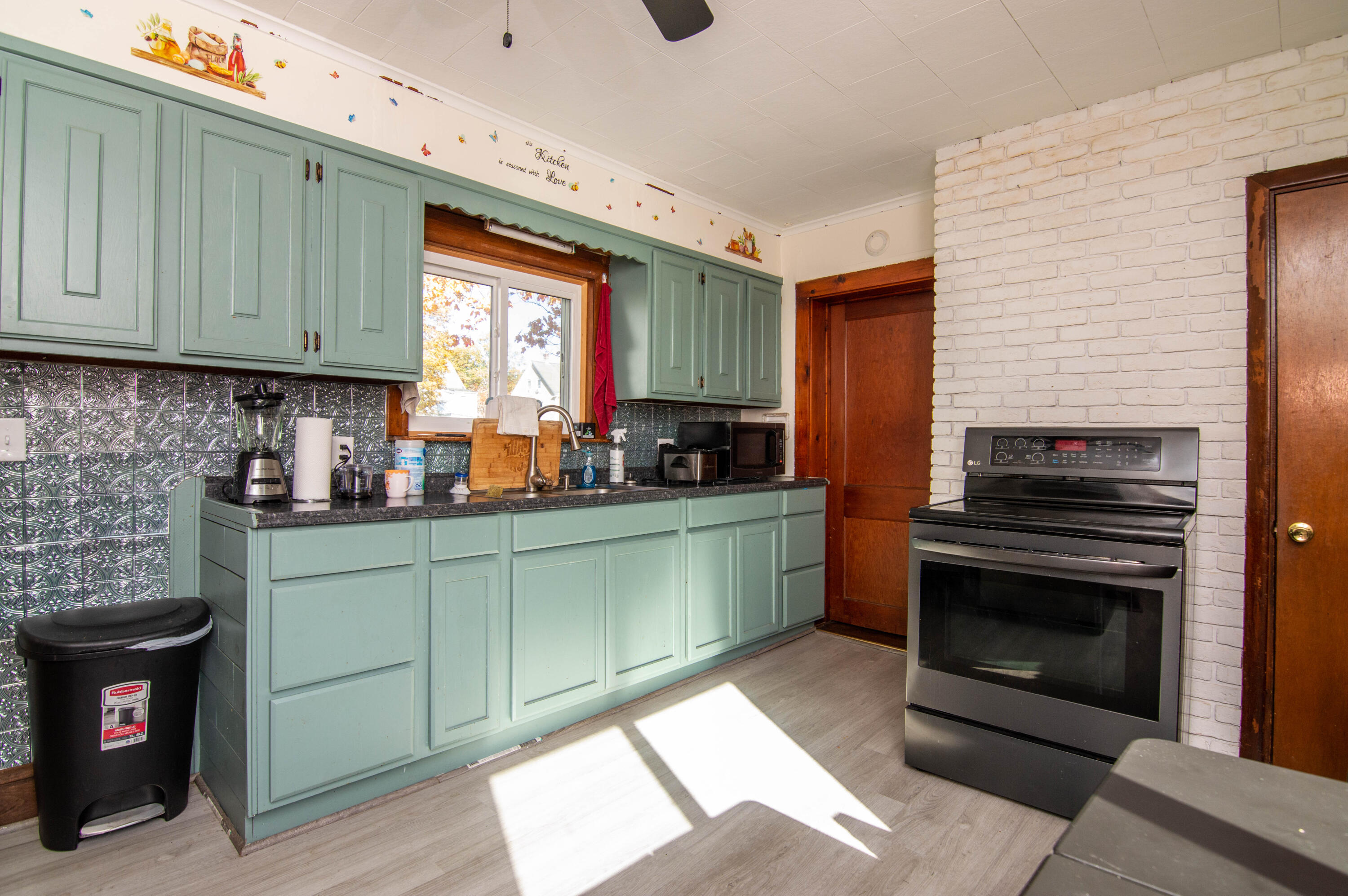 5 Goodwin Street Sanford, ME 04083 - Photo 24 of 42 55