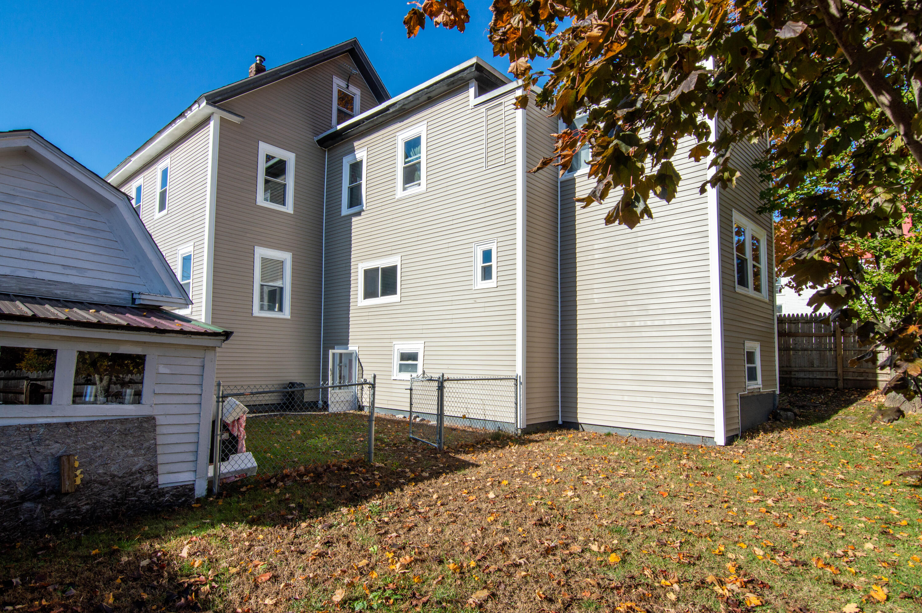 5 Goodwin Street Sanford, ME 04083 - Photo 6 of 42 16