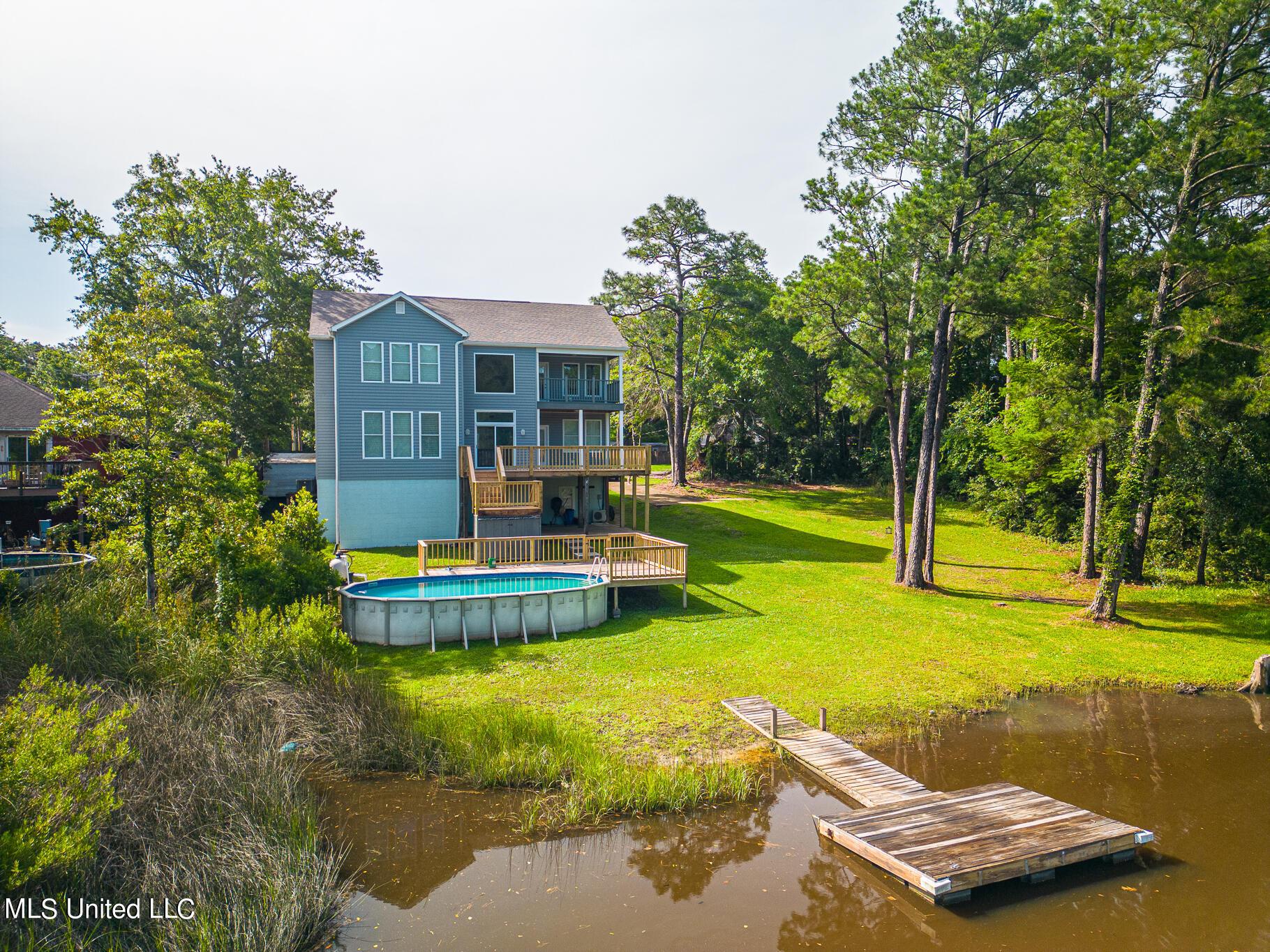 2323 Starfish Road Gautier, MS 39553 - Photo 3 of 41 Dolphin-21