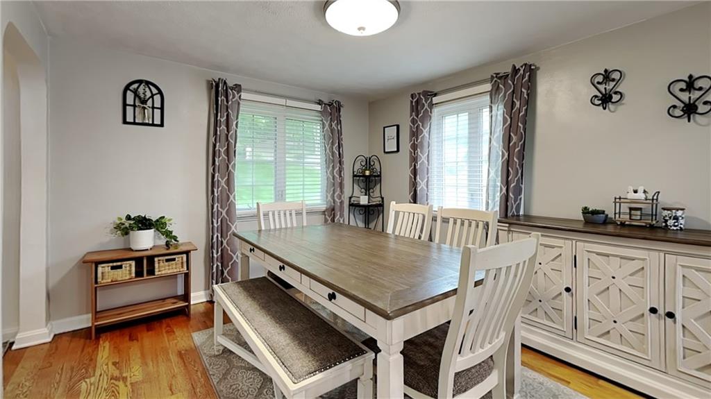 129 Ridge Road Pittsburgh, PA 15237 - Photo 8 of 35 a living room with furniture and wooden floor