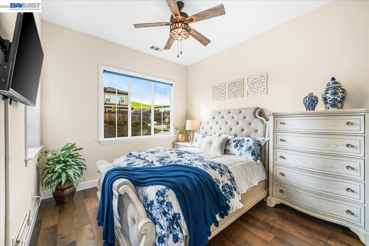 205 Zinnia Court San Ramon, CA 94582 - Photo 17 of 40 a bedroom with a bed and a window
