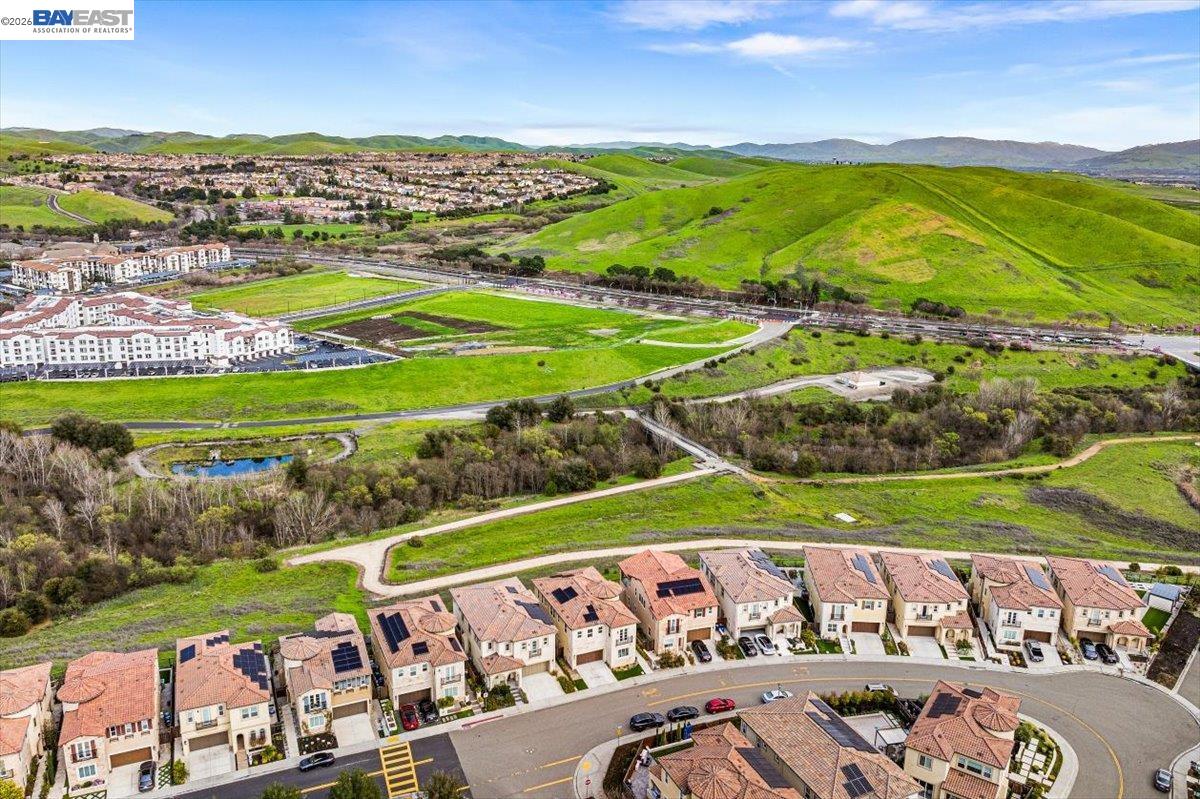 205 Zinnia Court San Ramon, CA 94582 - Photo 38 of 40 a view of a swimming pool with a yard