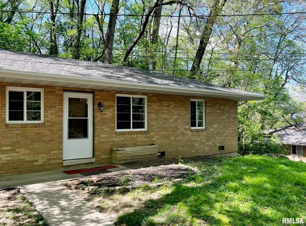 $799 | 112 Oakdale Avenue, East Peoria, IL 61611