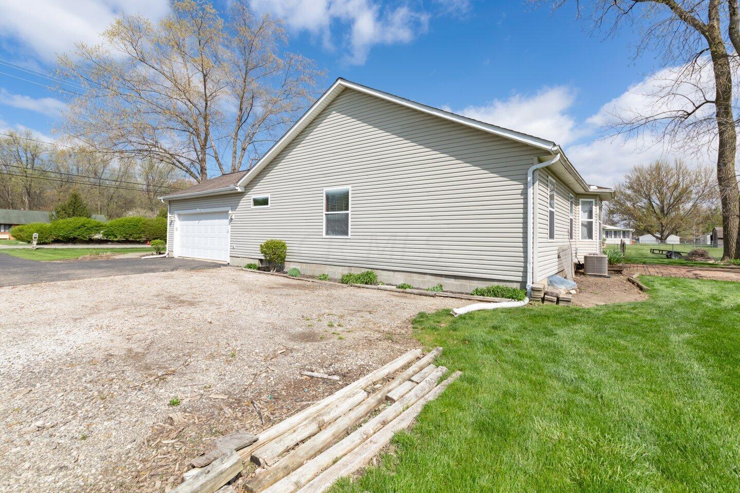 6979 Taylor Road Southwest Reynoldsburg, OH 43068 - Photo 12 of 53 039-6979TaylorRoadSouthwest-Reynoldsburg
