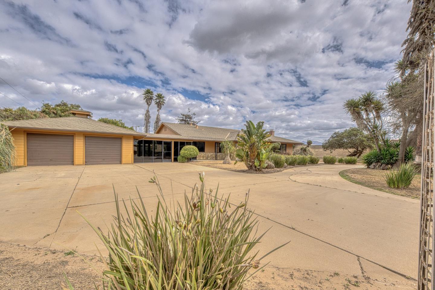 431 Espinosa Road Salinas, CA 93907 - Photo 18 of 96 Gallery Image 18
