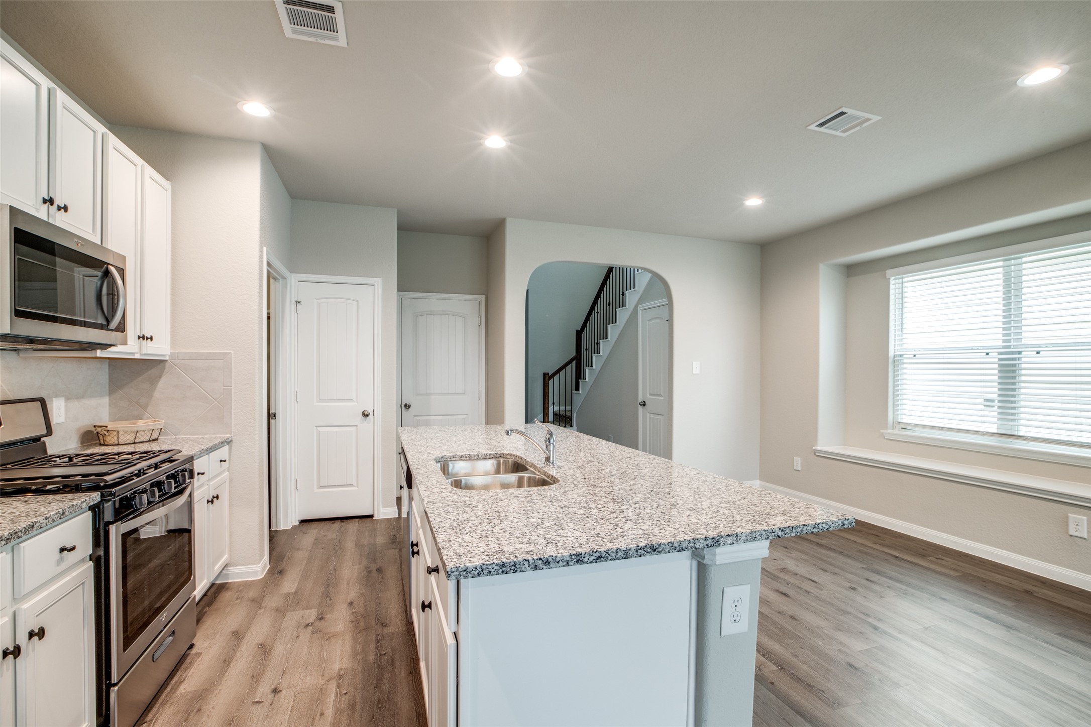 3649 Cub Drive Conroe, TX 77301 - Photo 10 of 36