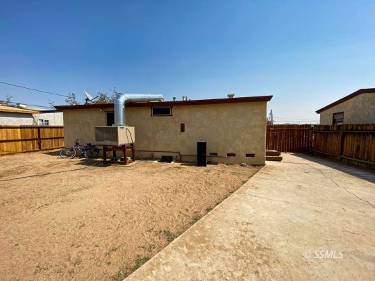 333 North Helena Street Ridgecrest, CA 93555 - Photo 28 of 35 a view of a backyard