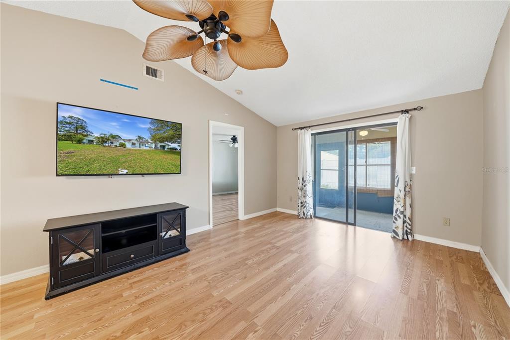 412 Cedar Ridge Court Oldsmar, FL 34677 - Photo 4 of 27