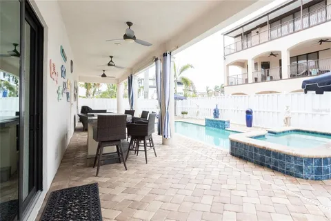 $2,000,000 | 105 Wimbledon Court, Redington Shores, FL 33708
