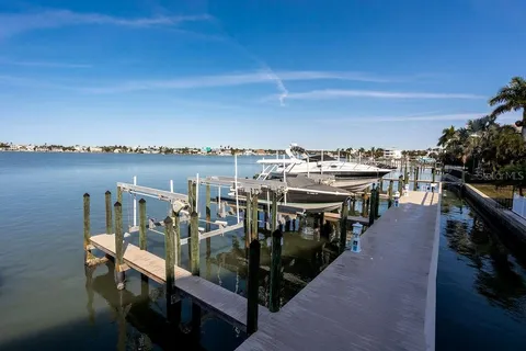 $1,895,000 | 105 Wimbledon Court, Redington Shores, FL 33708