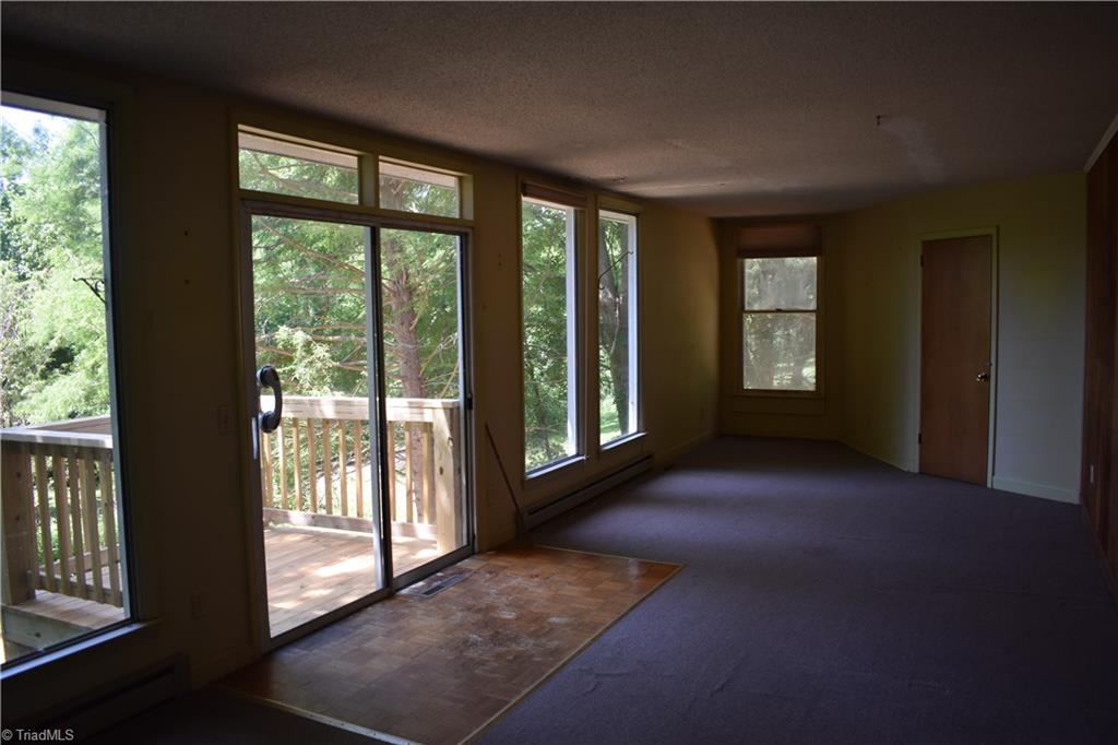 239 Surry Avenue Elkin, NC 28621 - Photo 15 of 25 sun Room