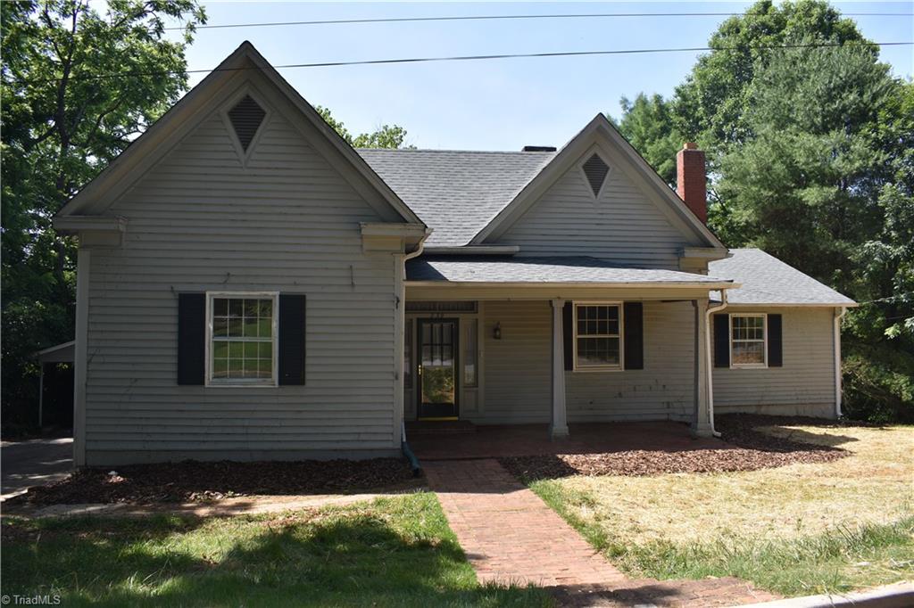 239 Surry Avenue Elkin, NC 28621 - Photo 3 of 25