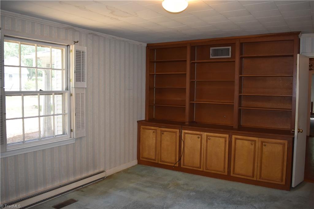 239 Surry Avenue Elkin, NC 28621 - Photo 9 of 25 Primary