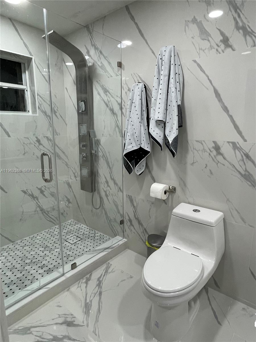 7415 Coldstream Drive Hialeah, FL 33015 - Photo 18 of 23