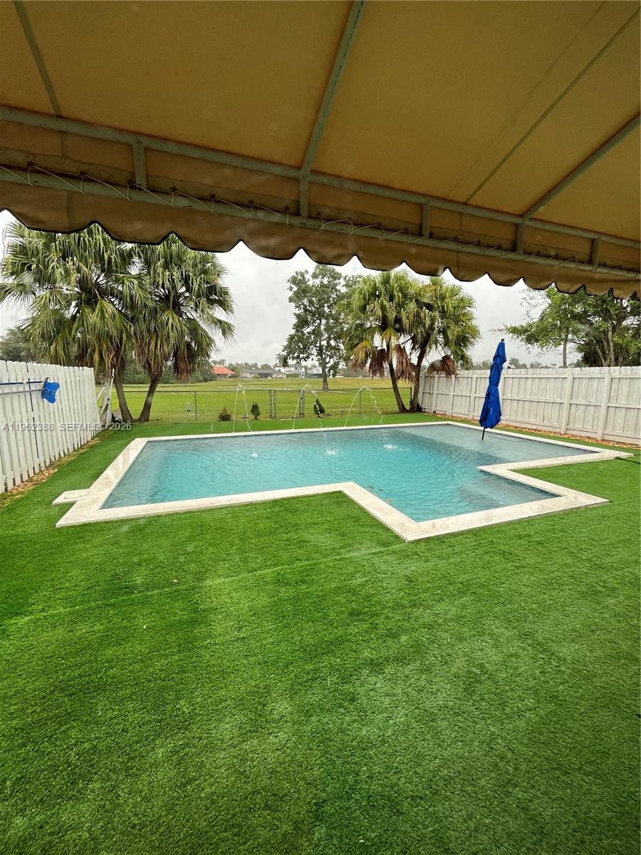 7415 Coldstream Drive Hialeah, FL 33015 - Photo 2 of 23