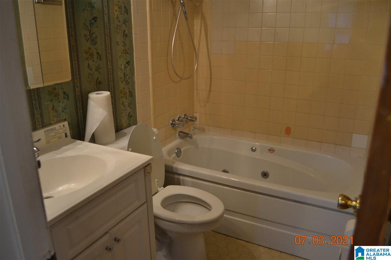 33 11th Avenue Southwest Birmingham, AL 35211 - Photo 16 of 18