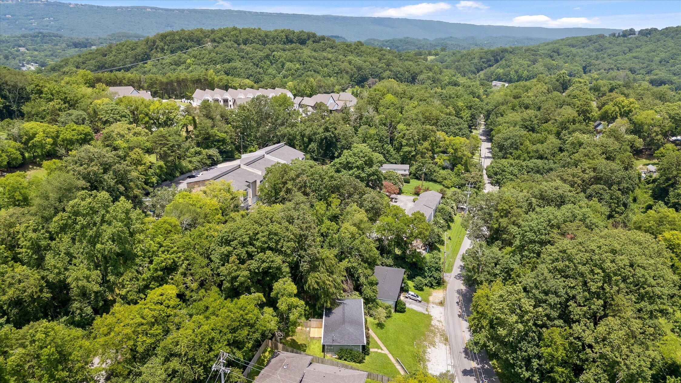 1703 Whiteoak Road Chattanooga, TN 37415 - Photo 51 of 54 21-1703 Whiteoak-48