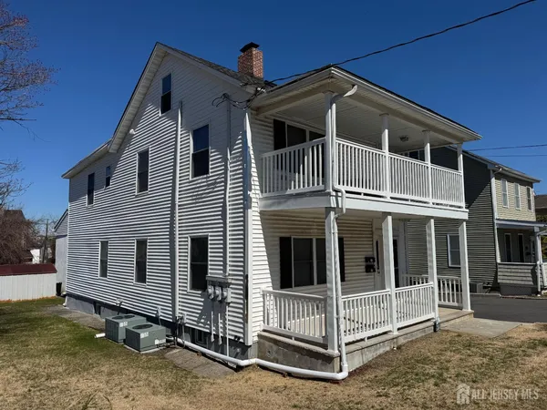 $2,600 | 154 George Street, Unit 1, South Amboy, NJ 08879