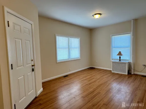 $2,600 | 154 George Street, Unit 1, South Amboy, NJ 08879