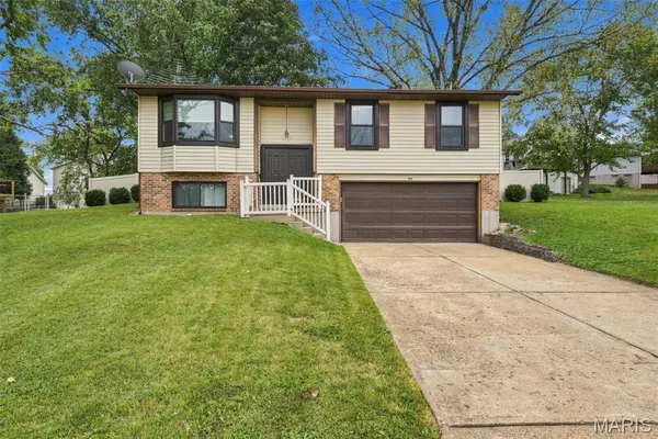 $259,900 | 717 Cypress Drive, Pacific, MO 63069