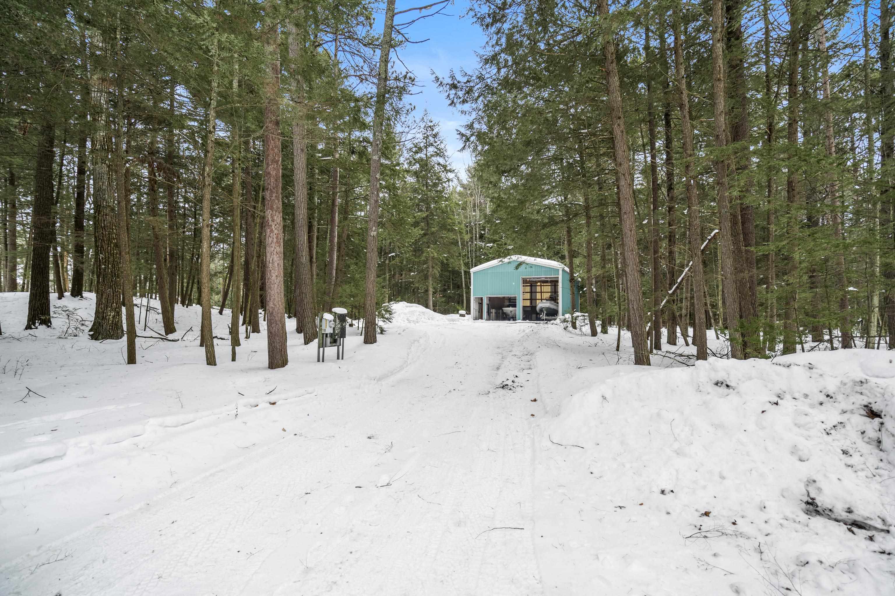 14607 Pyatt Road Traverse City, MI 49686 - Photo 2 of 20