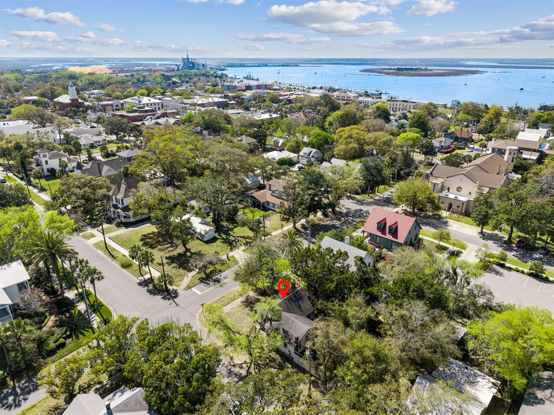 515 Broome Street Fernandina Beach, FL 32034 - Photo 4 of 19 a view of a city