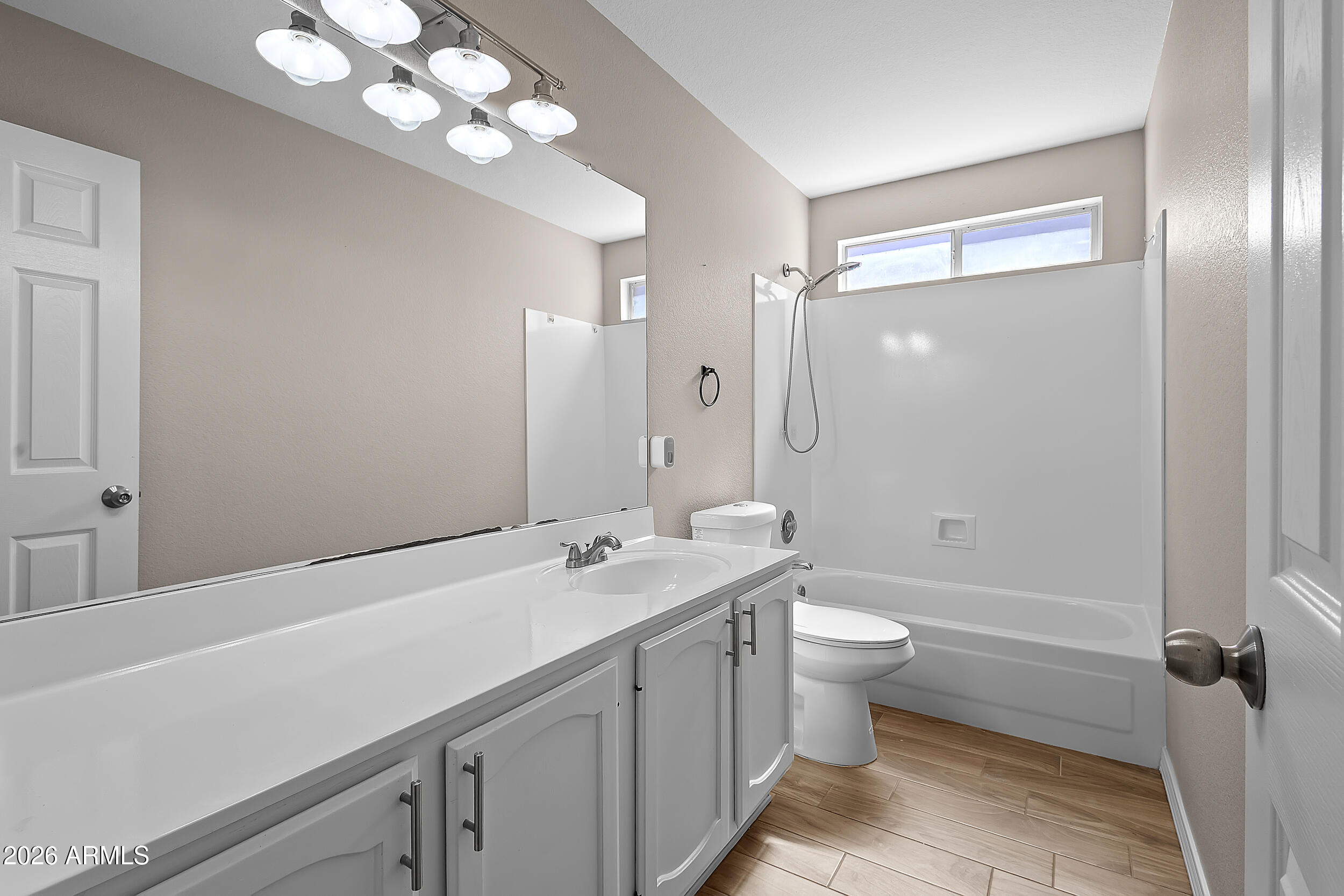 2916 East Amber Ridge Way Phoenix, AZ 85048 - Photo 22 of 33 Guest Bathroom