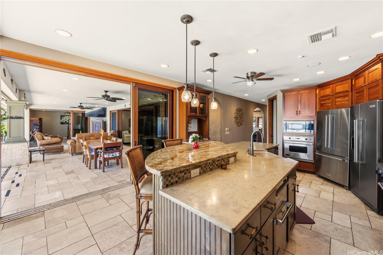 365 Portlock Road Honolulu, HI 96825 - Photo 9 of 25 a view of a dining room with furniture