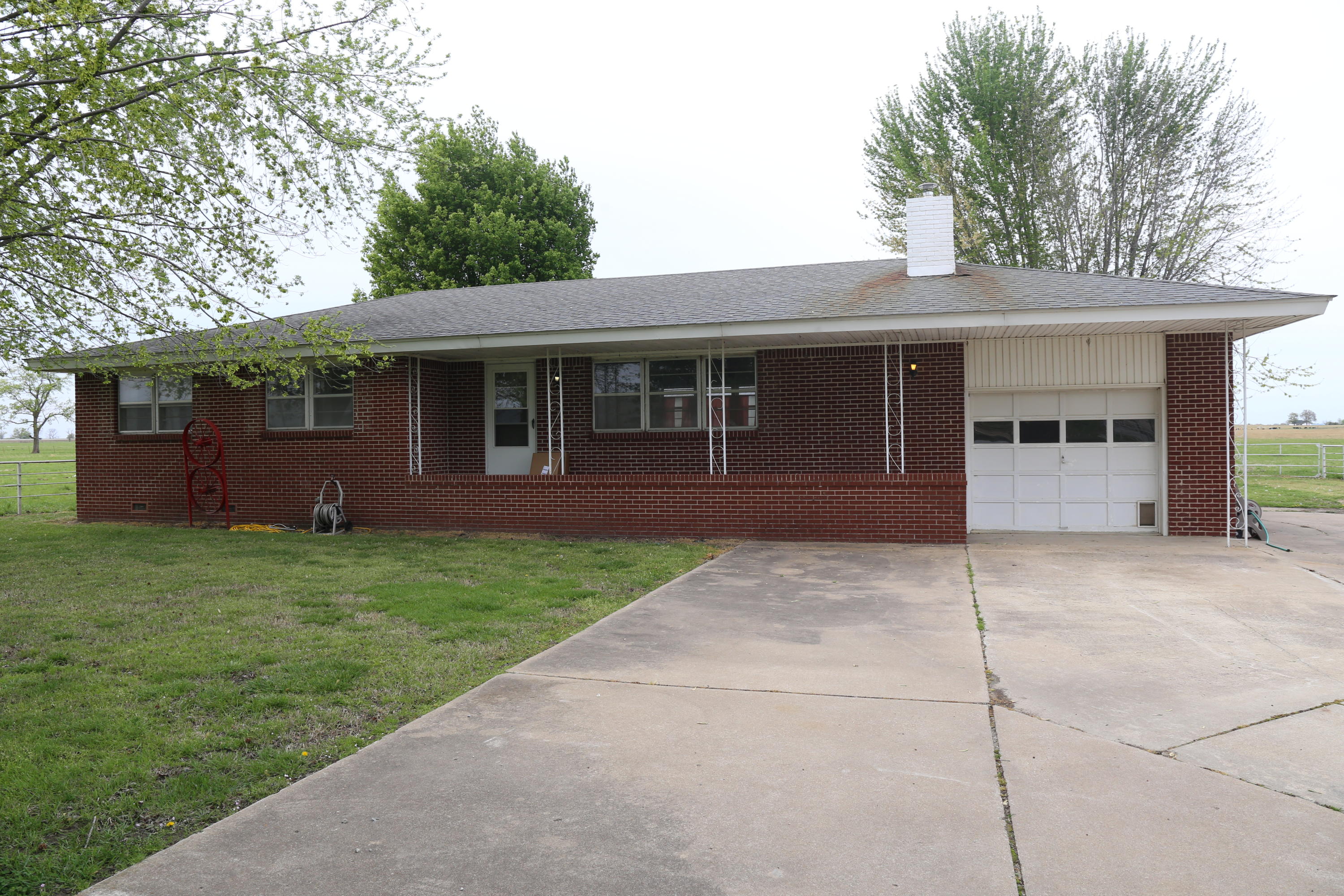 56600 East 140 Road Miami, OK 74354 - Photo 2 of 9 Gallery Image 2