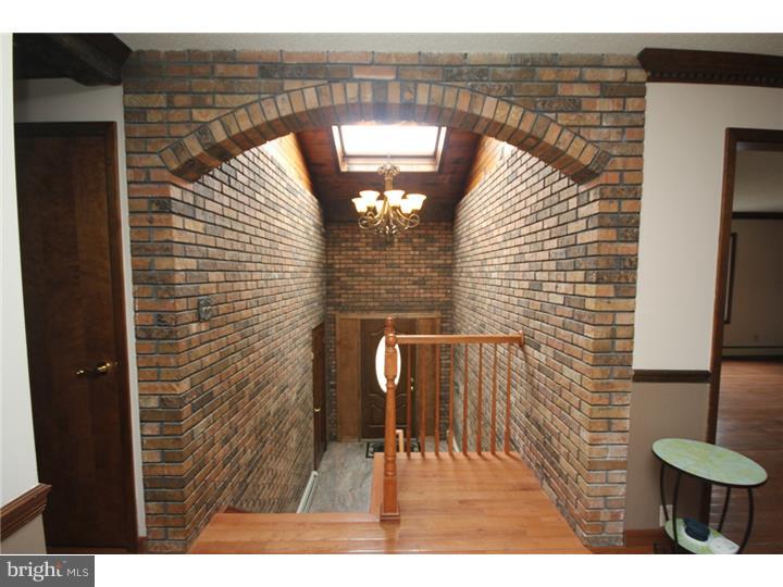 15 Cardinal Road Trenton, NJ 08619 - Photo 3 of 17