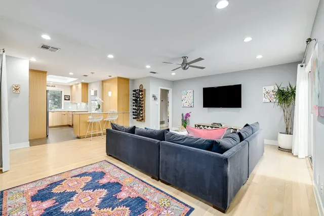 $6,995 | 3321 Windsor Road, Austin, TX 78703