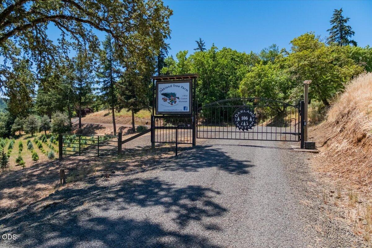 106 Green Valley Road Oakland, OR 97462 - Photo 5 of 52