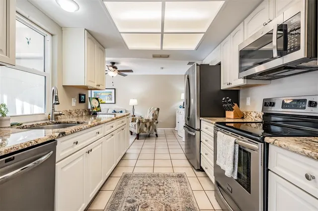 $425,000 | 2932 Macalpin Drive West, Palm Harbor, FL 34684