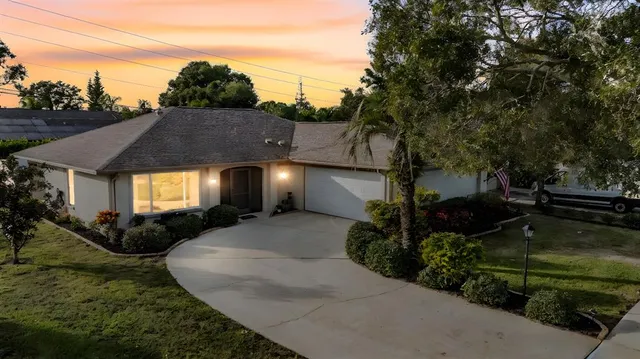 $425,000 | 2932 Macalpin Drive West, Palm Harbor, FL 34684