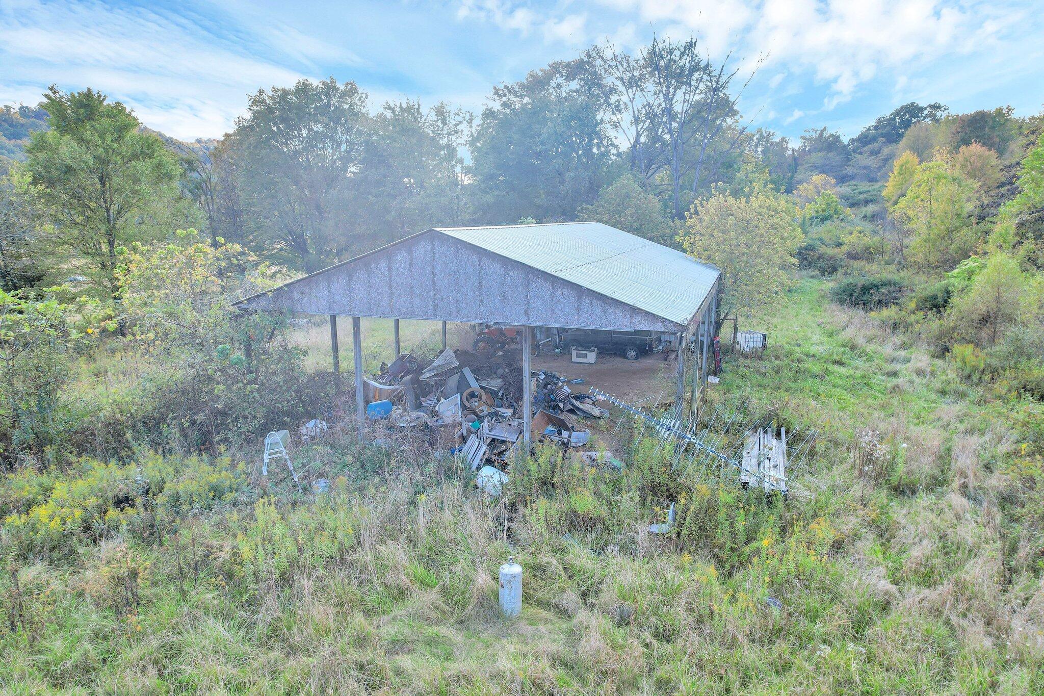 1360 Tarkiln Road Southeast Lancaster, OH 43130 - Photo 21 of 31 View of Farm Building