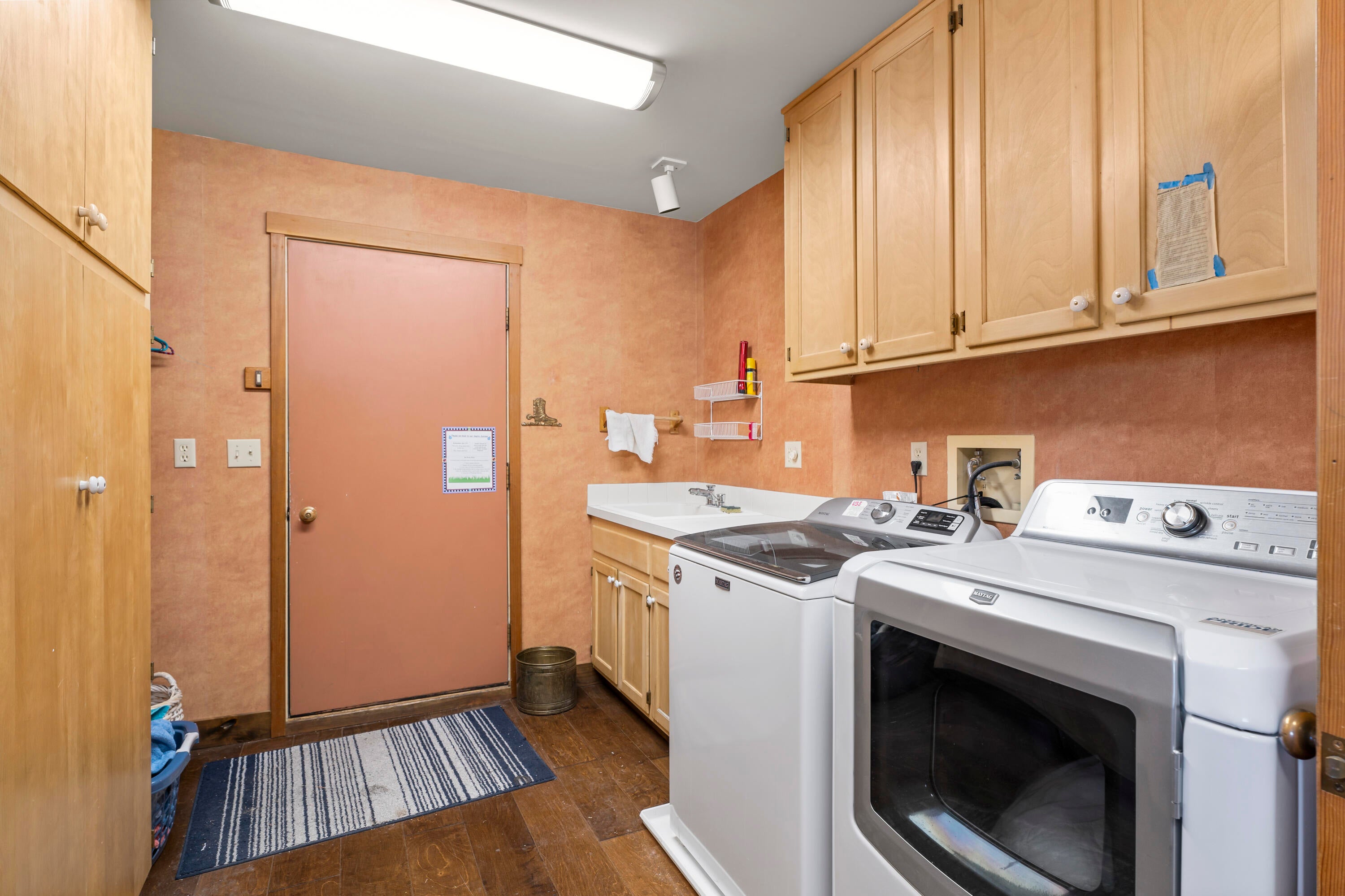20875 Sholes Road Bend, OR 97702 - Photo 36 of 88 22-Laundry Room