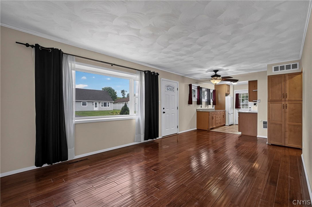 401 Van Dyke Road Utica, NY 13502 - Photo 7 of 50