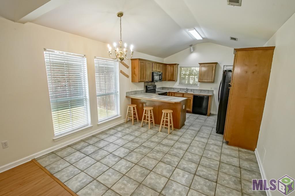 1352 Harwich Drive Baton Rouge, LA 70820 - Photo 9 of 34