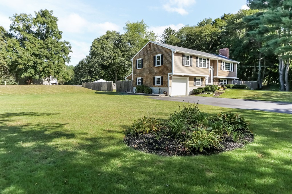 35 Brookwood Road Hanover, MA 02339 - Photo 2 of 19 Gallery Image 2