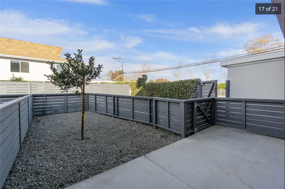 1024 Mission Drive, Unit B Costa Mesa, CA 92626 - Photo 14 of 15 a view of a backyard