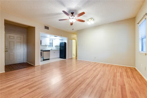 $2,400 | 706 West 22nd Street, Unit 202, Austin, TX 78705
