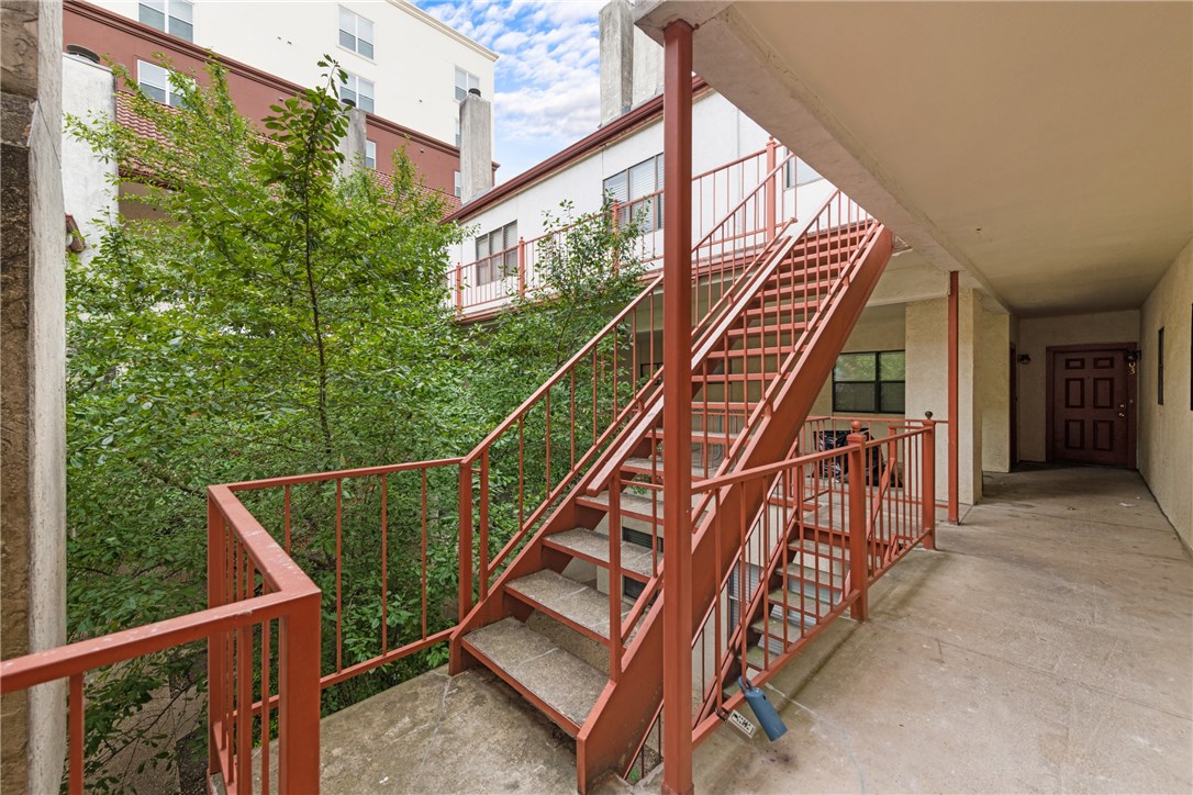706 West 22nd Street, Unit 202 Austin, TX 78705 - Photo 21 of 24 a view of entryway with a front door