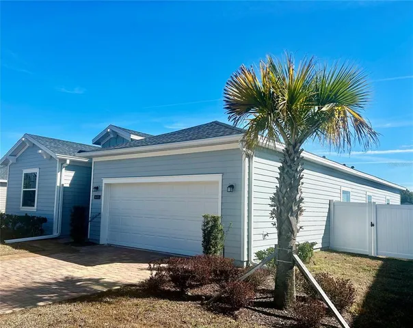 a front view of house with yard