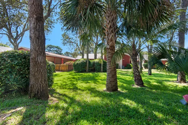 a view of outdoor space yard and porch