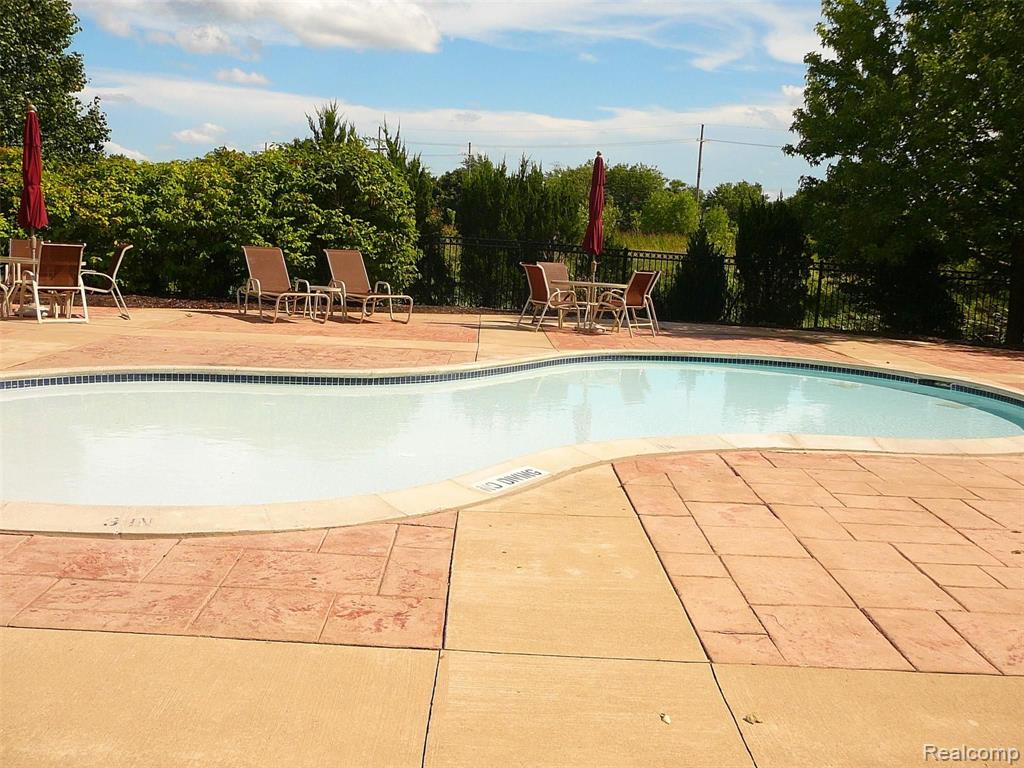 45751 North Stonewood Road Canton, MI 48187 - Photo 28 of 33