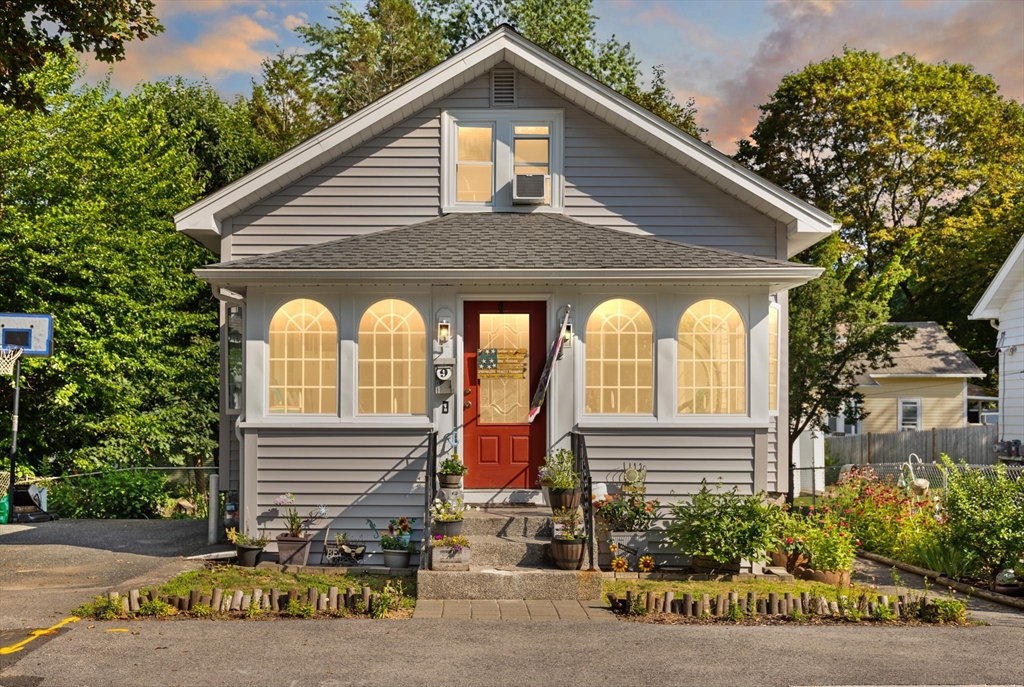 9 Norcross Street Worcester, MA 01602 - Photo 1 of 25 Gallery Image 1